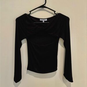 Twist detail black top